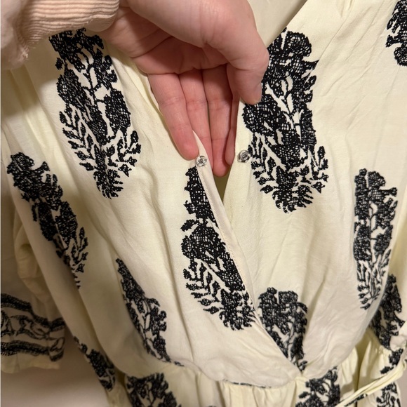 Cupshe Black and Cream Patterned Jumpsuit - Picture 4 of 6